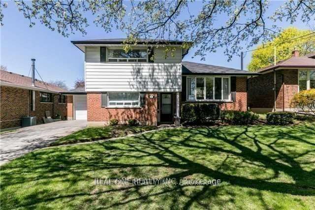 48 Lionel Heights