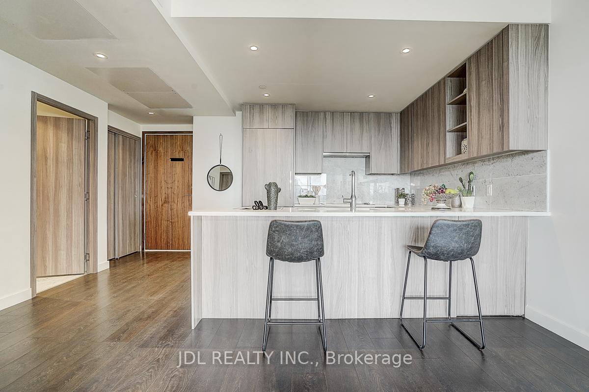 3 Bedrooms Condo at 95 Mcmahon, Toronto For sale