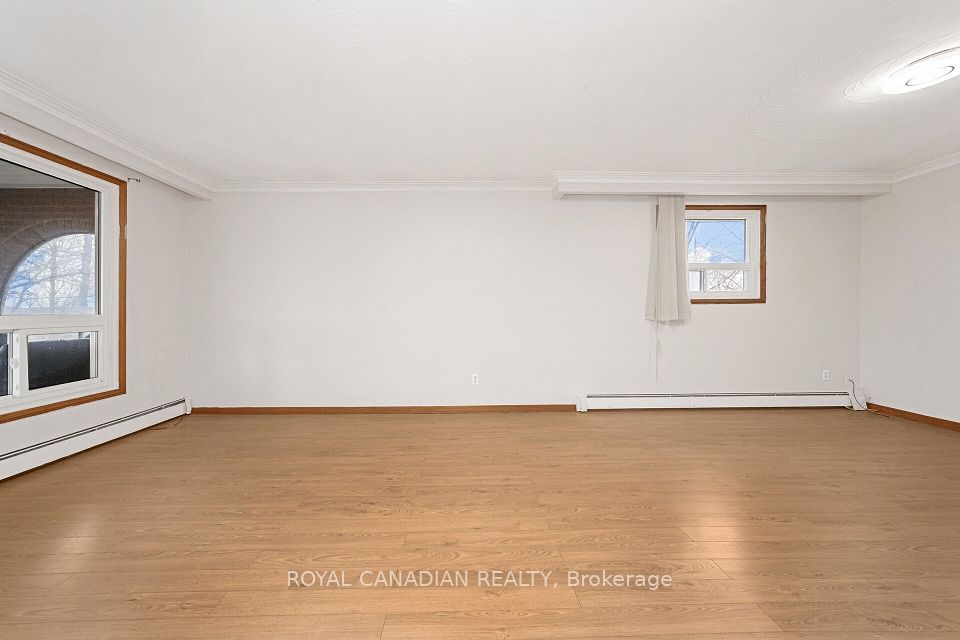 https://trreb-image.ampre.ca/eVFn3b1dpzuCDcwzJlDzgkJA_bkDD6Bb6F_aXVhtsrc/rs:fit:960:960/wm:.5:so:0:50:.4/wmsh:10/wmt:PHNwYW4gZm9yZWdyb3VuZD0nd2hpdGUnIGZvbnQ9JzY4Jz5ST1lBTCBDQU5BRElBTiBSRUFMVFksIEJyb2tlcmFnZTwvc3Bhbj4/L3RycmViL2xpc3RpbmdzLzQwLzczLzM3LzUyL3AvNzVhNGViZjItYzdiYS00YjMxLWE4MjgtMDA0Y2I1MjEzYTRhLmpwZw.jpg