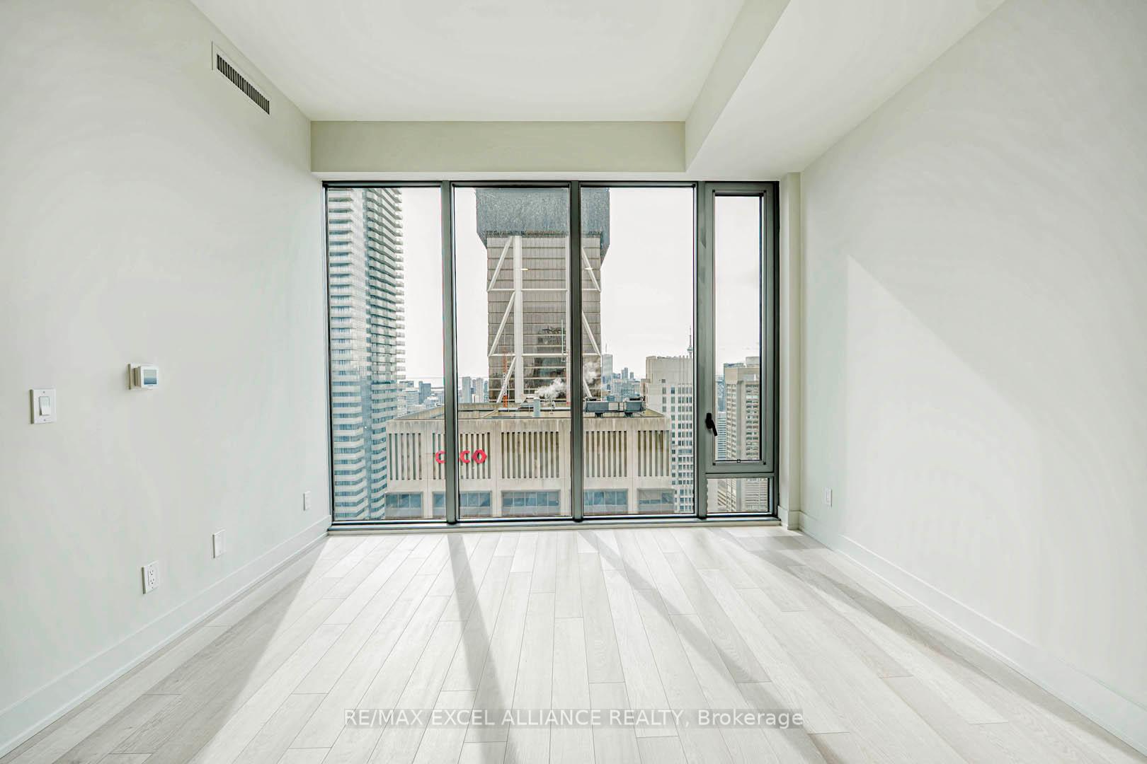 2 Bedrooms Condo at 8 Cumberland, Toronto For sale
