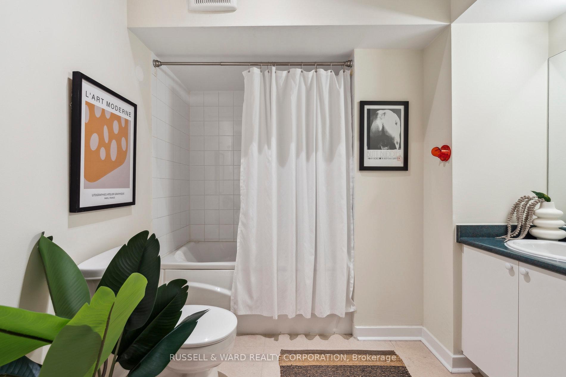 2 Bedrooms Condo at 394 Euclid,  Toronto For sale
