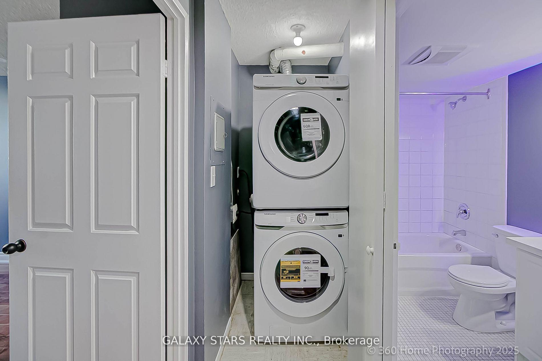 1 Bedroom Condo at 10 Tapscott,  Toronto For sale