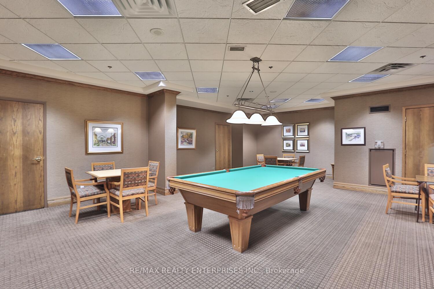 3 Bedrooms Condo at 1900 The Collegeway, Mississauga For sale