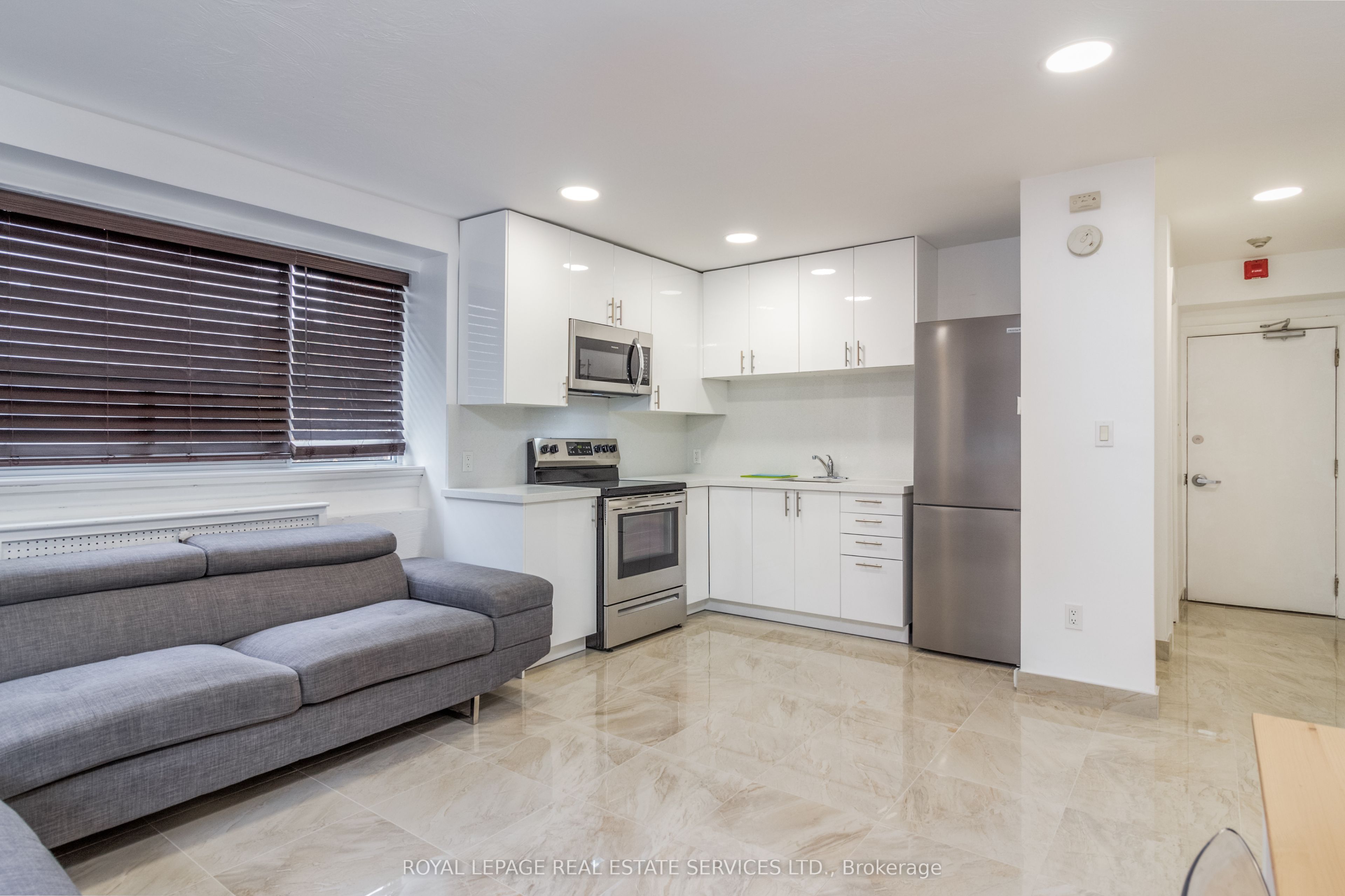 2709 Lake Shore Boulevard W