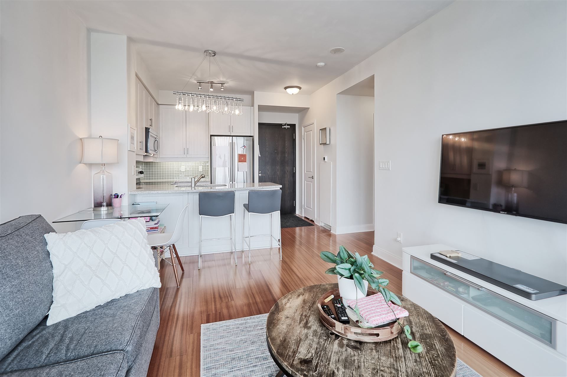 18 Yorkville Avenue 2906