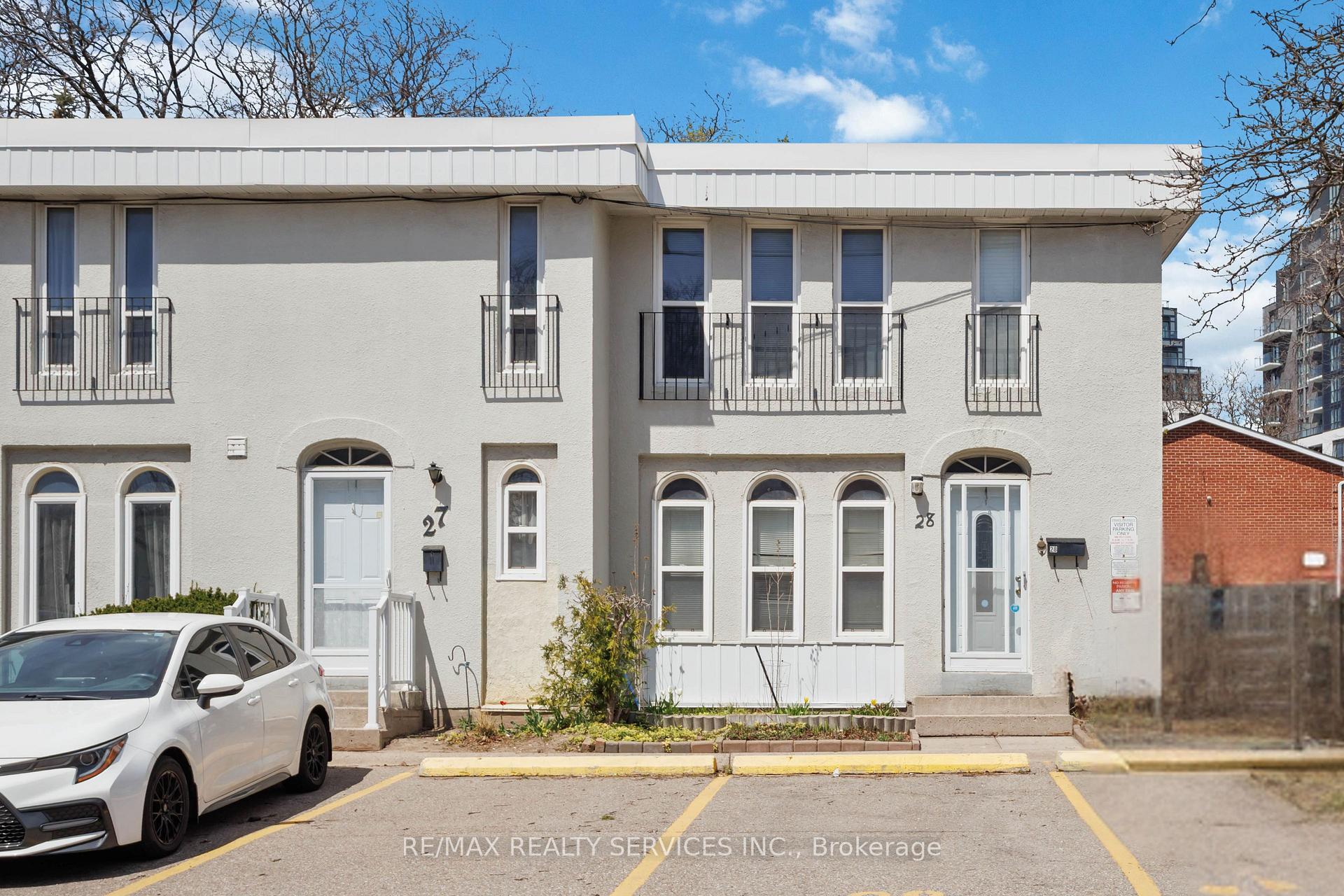 5 Bedrooms Condo at 2075 Warden,  Toronto For sale