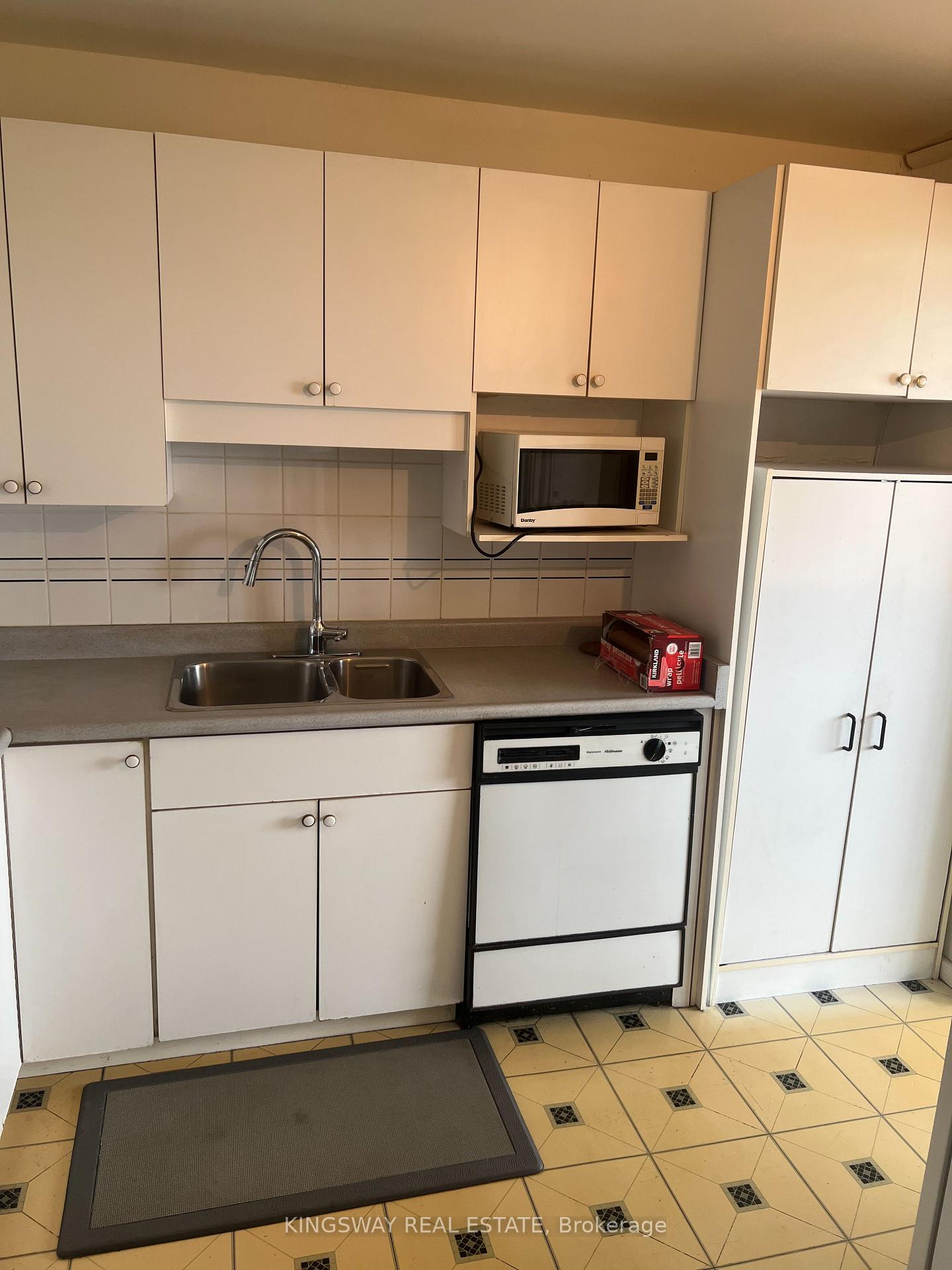 2 Bedrooms Condo at 715 Don Mills, Toronto For sale