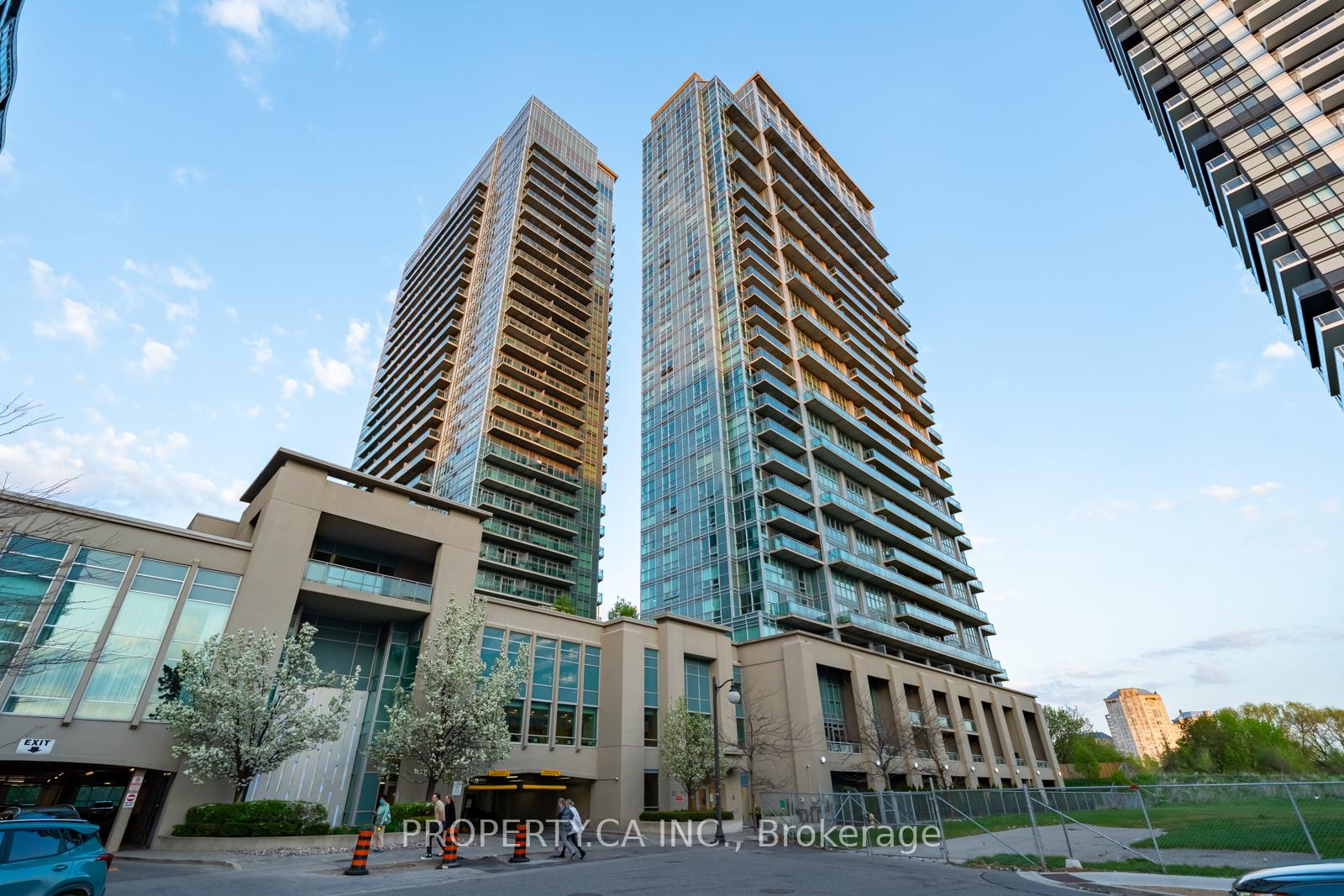 2 Bedrooms Condo at 165 Legion, Toronto For sale