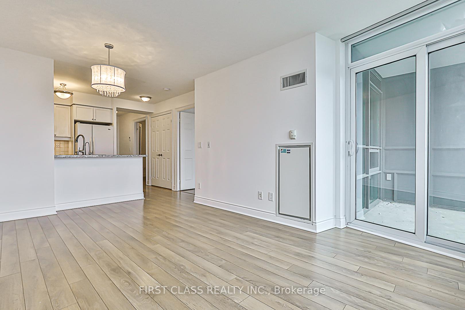 2 Bedrooms Condo at 15 Greenview,  Toronto For sale