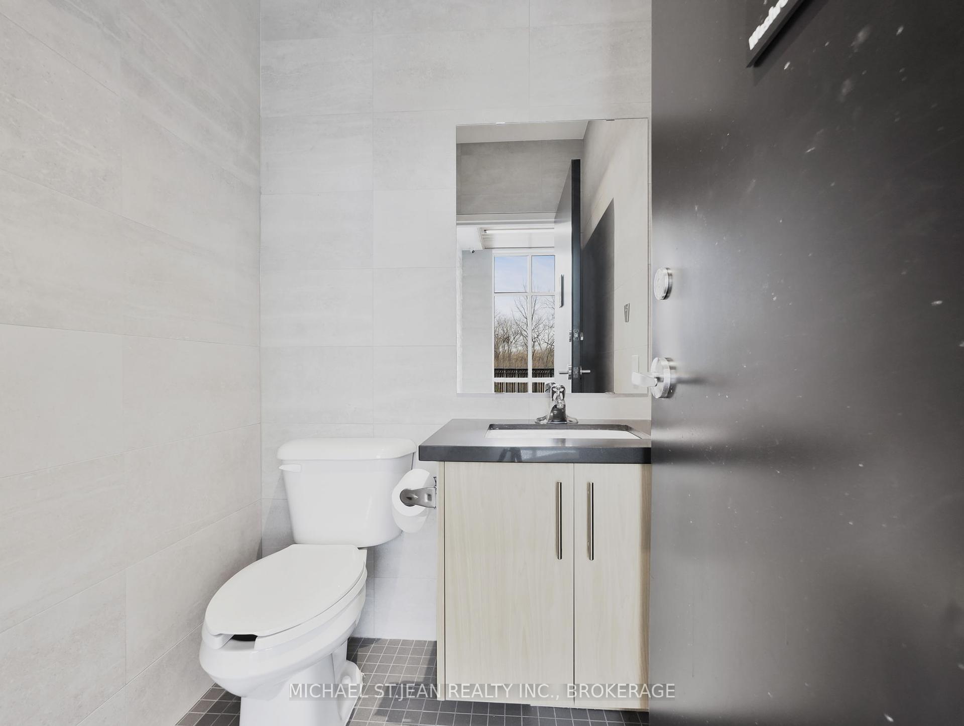 2 Bedrooms Condo at 2750 King,  Hamilton For sale