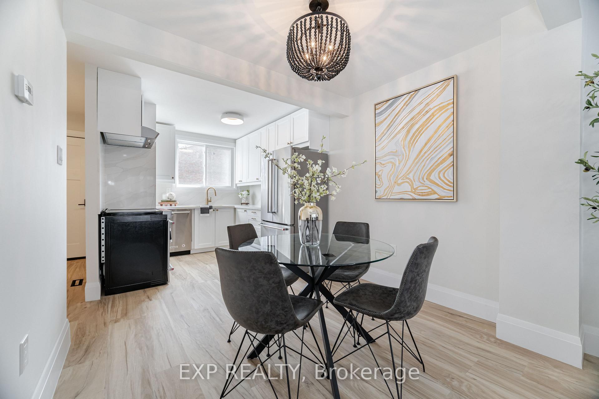 3 Bedrooms Condo at 120 Quigley,  Hamilton For sale
