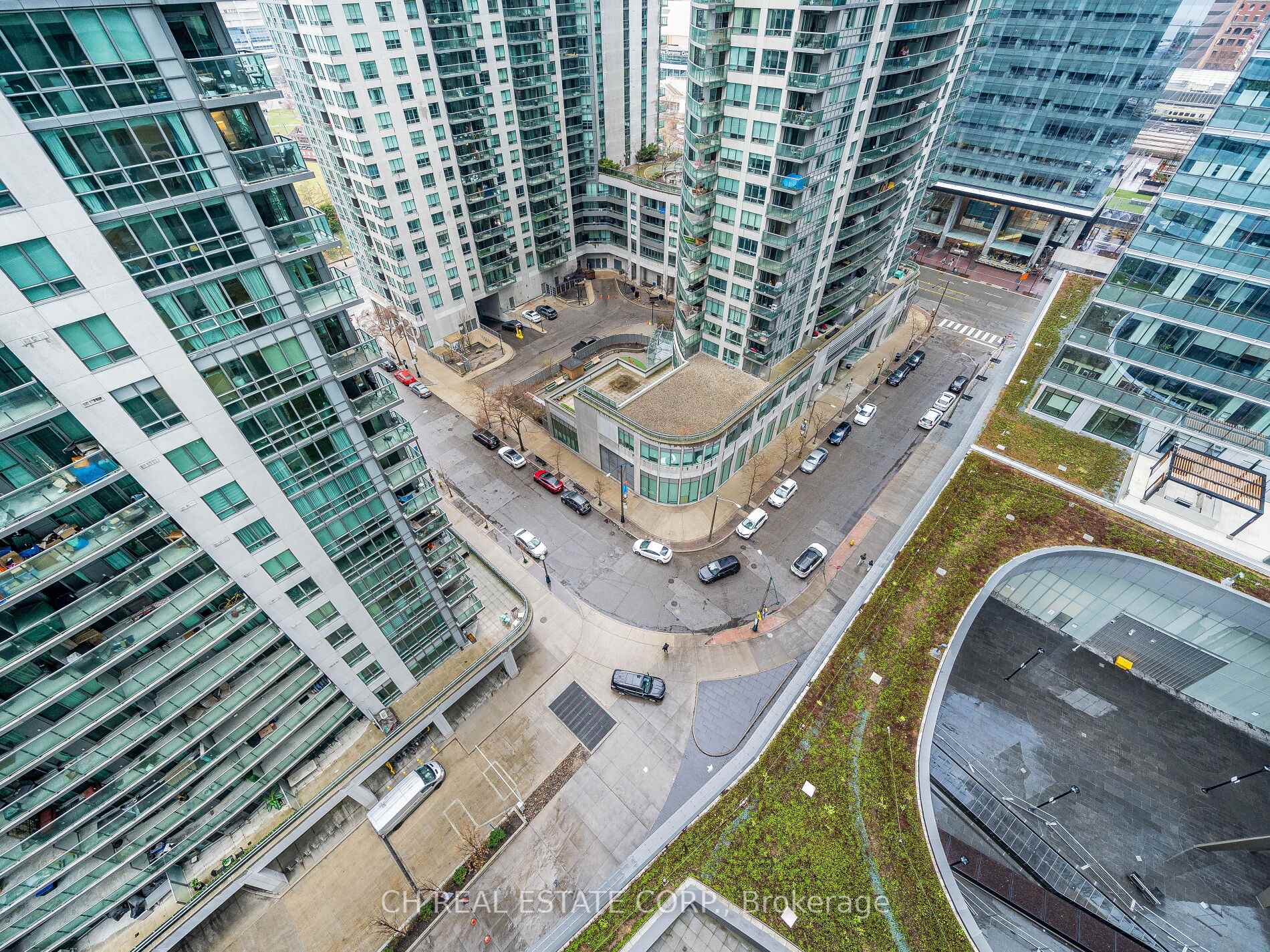 2 Bedrooms Condo at 12 York,  Toronto For sale