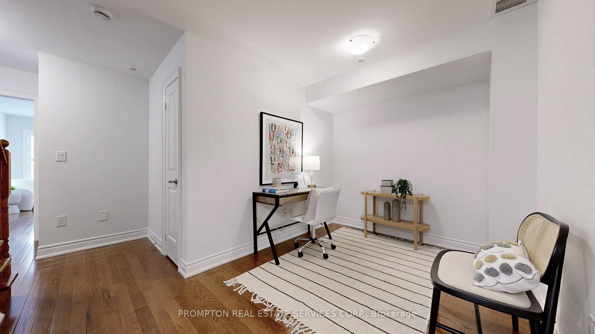 4 Bedrooms Condo at 30 Hargrave, Toronto For sale