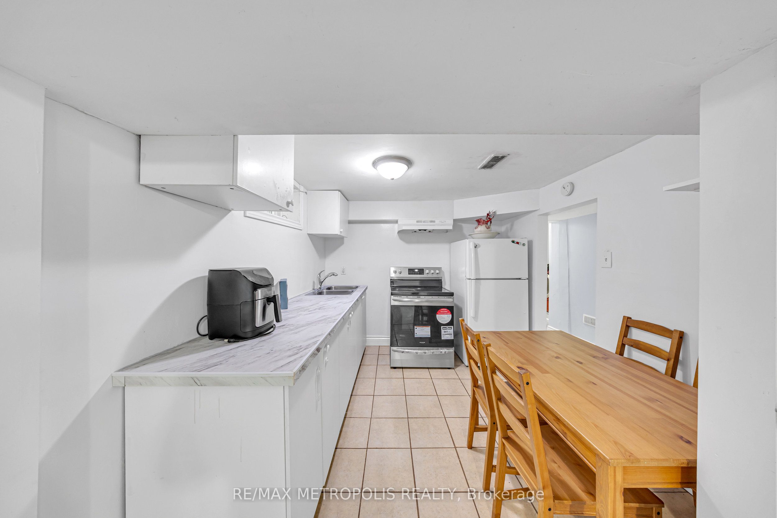 337 Pine Avenue