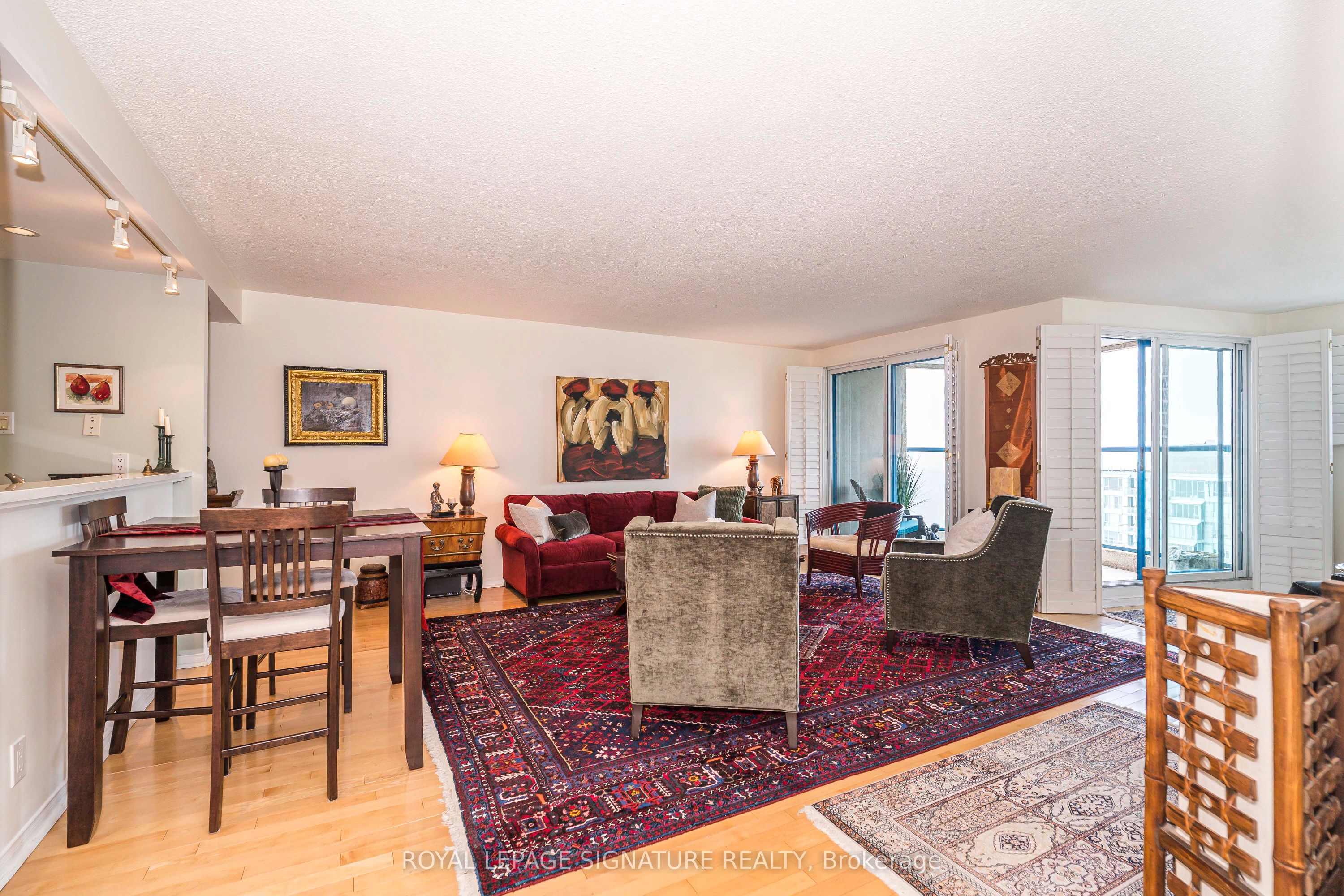 99 Harbour Square, #1812