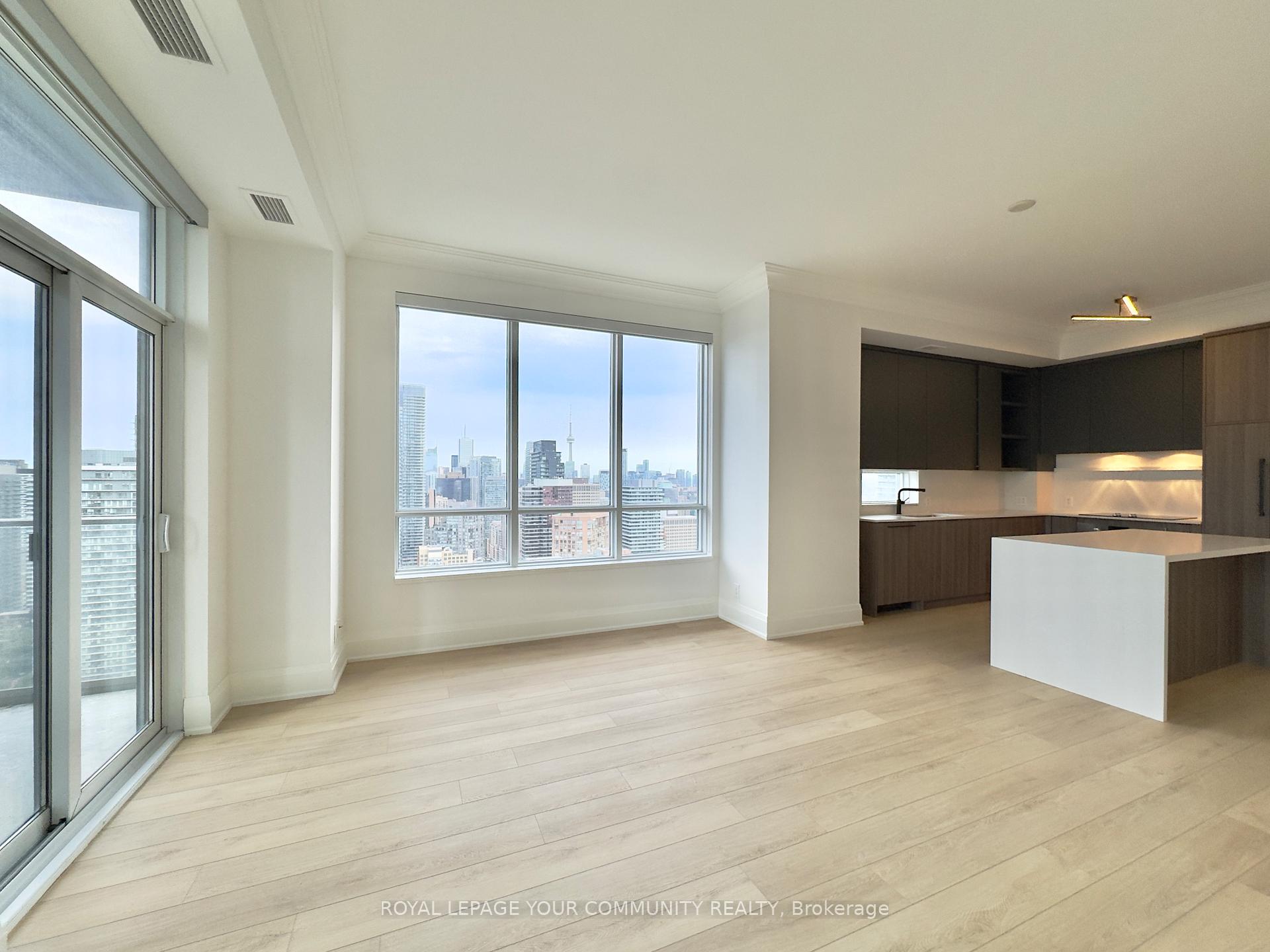 3 Bedrooms Condo at 21 Balmuto, Toronto For sale