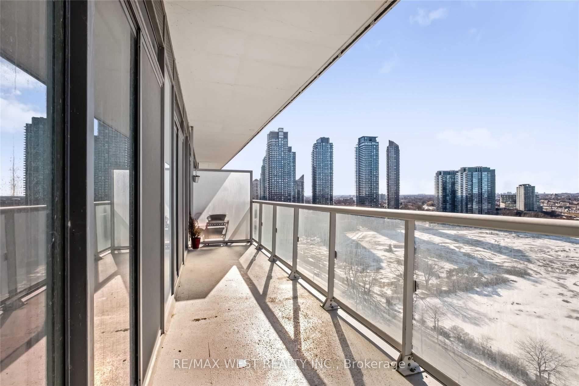 1 Bedroom Condo at 56 Annie Craig,  Toronto For sale