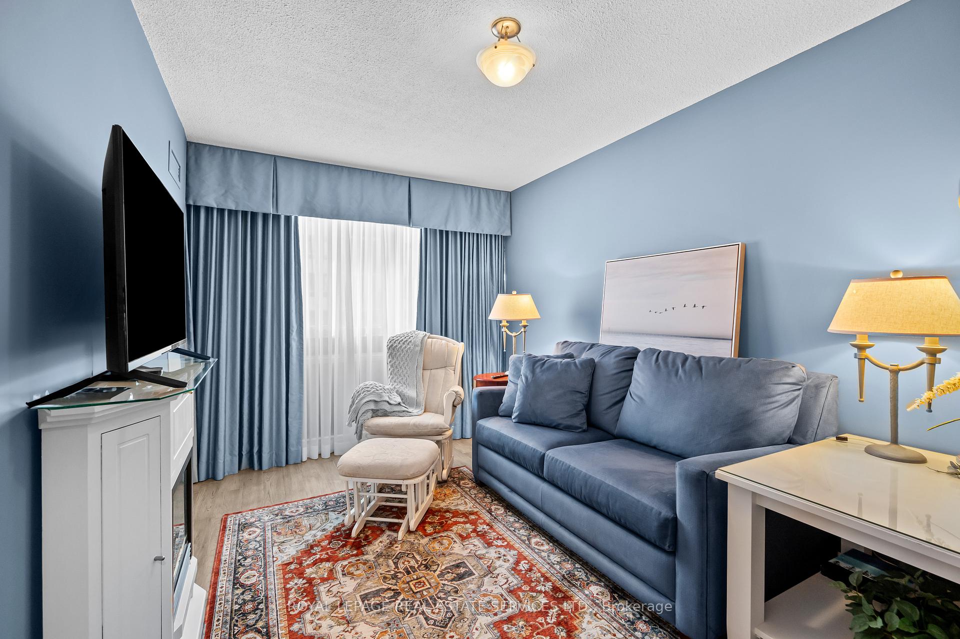 2 Bedrooms Condo at 2185 Marine,  Oakville For sale