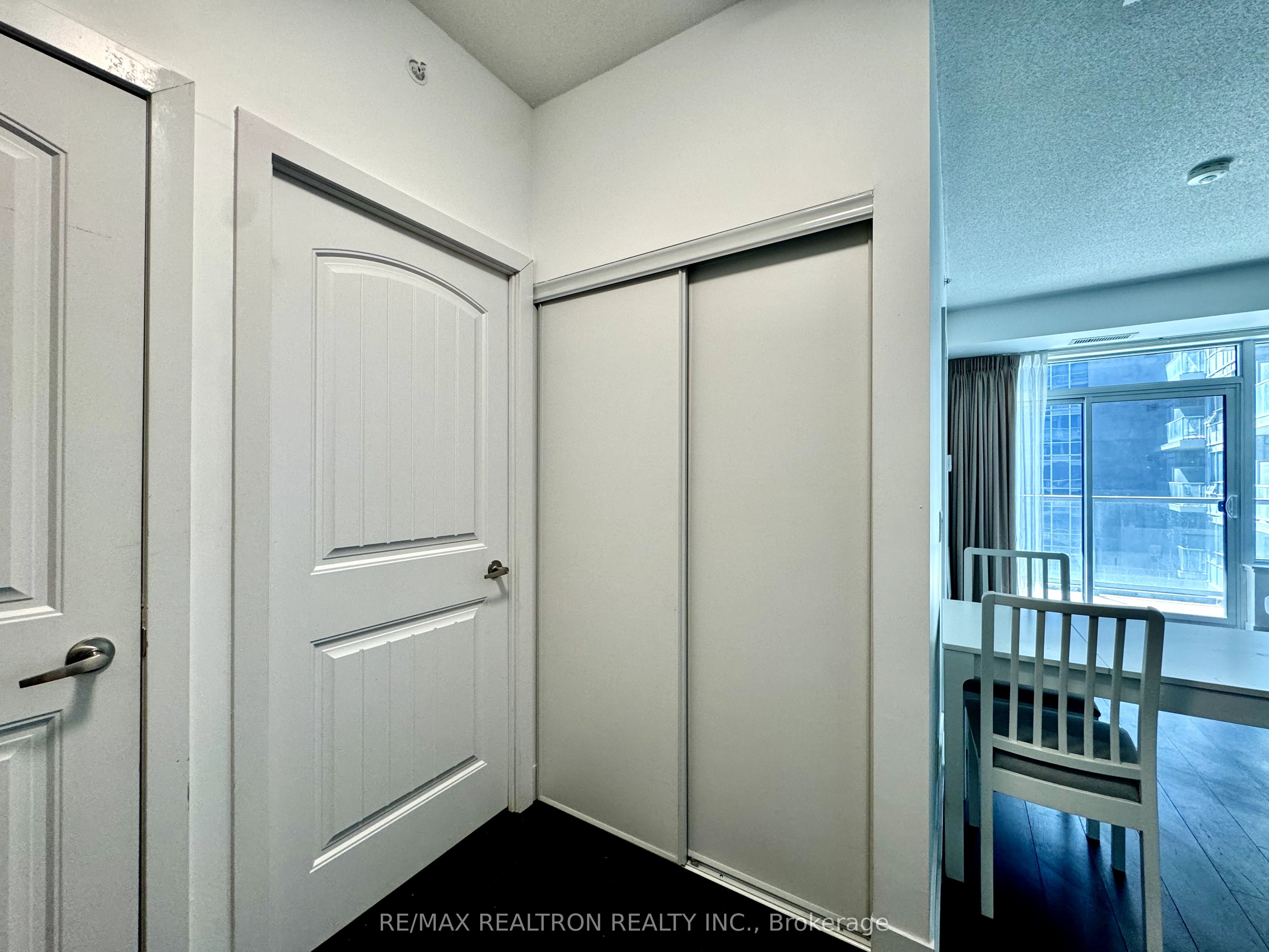 7 Kenaston Gardens, #329