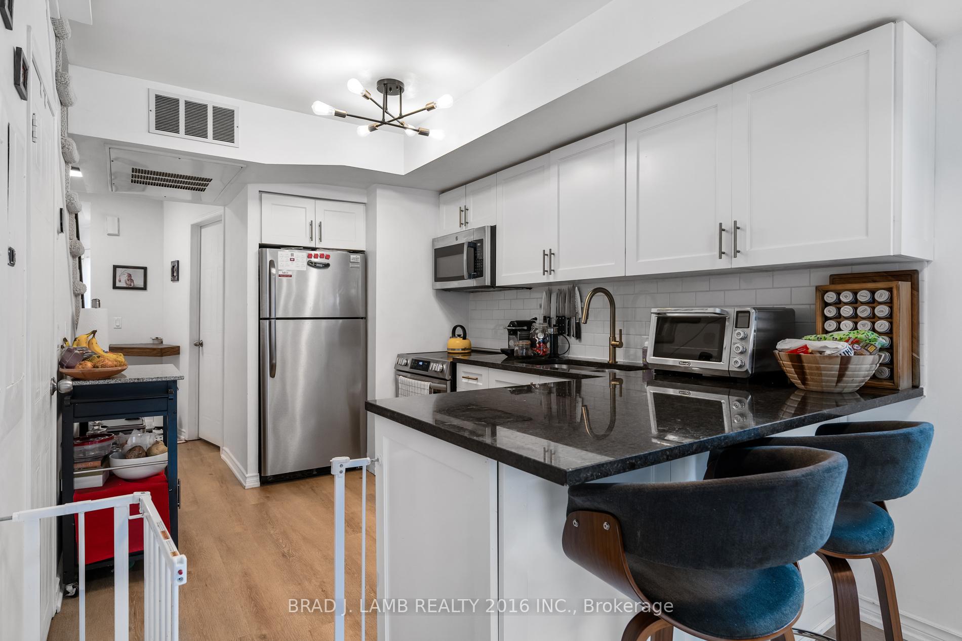 3 Bedrooms Condo at 262 St. Helens, Toronto For sale