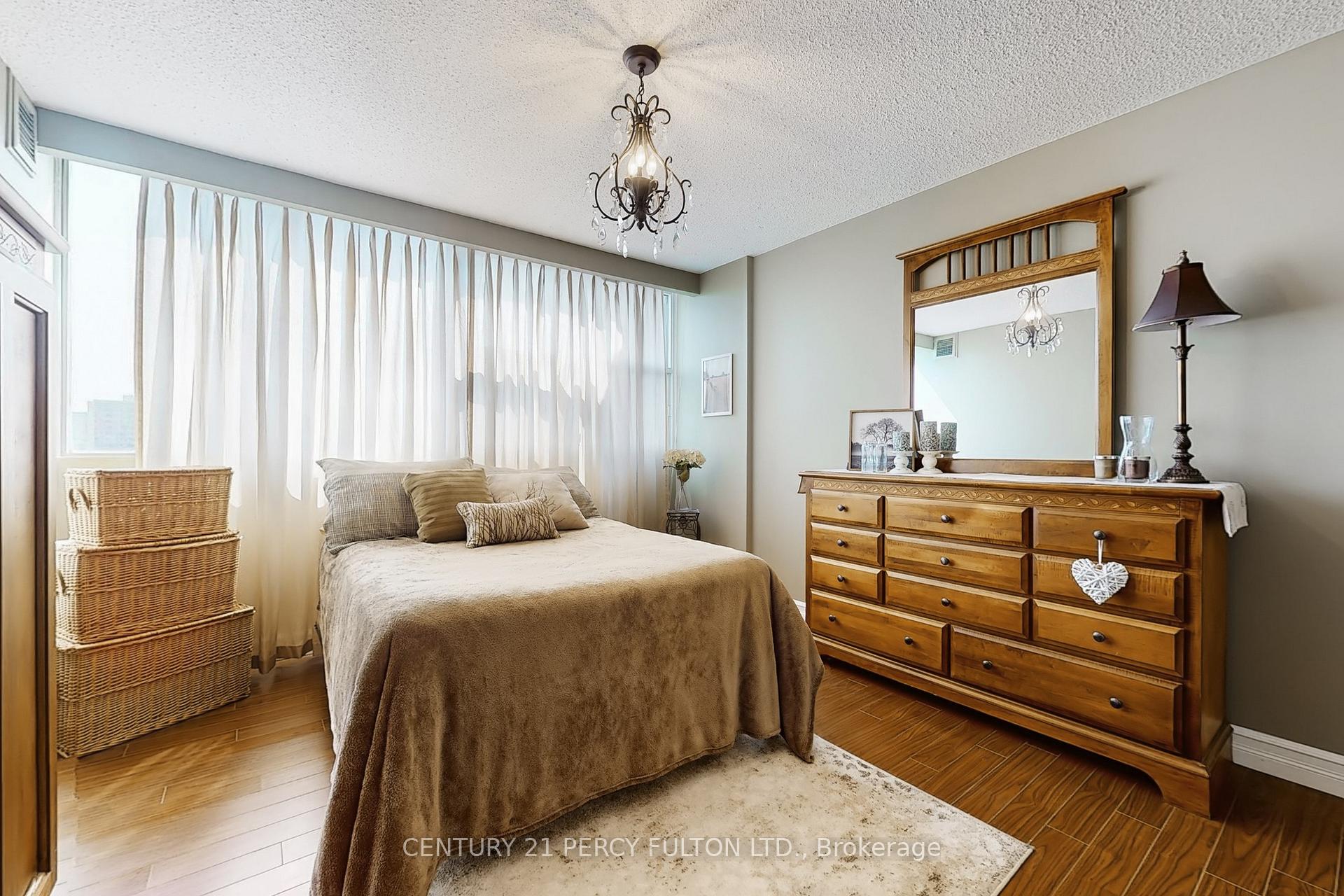2 Bedrooms Condo at 40 Bay Mills, Toronto For sale