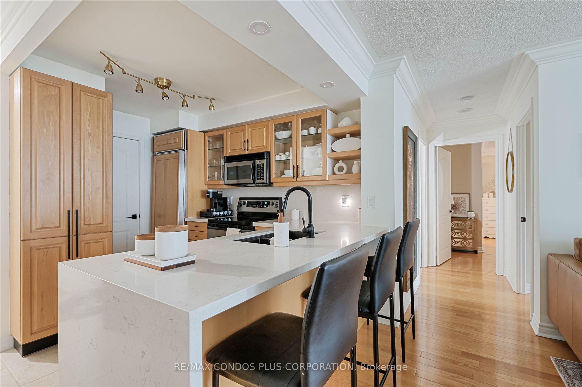 2 Bedrooms Condo at 2111 Lake Shore,  Toronto For sale