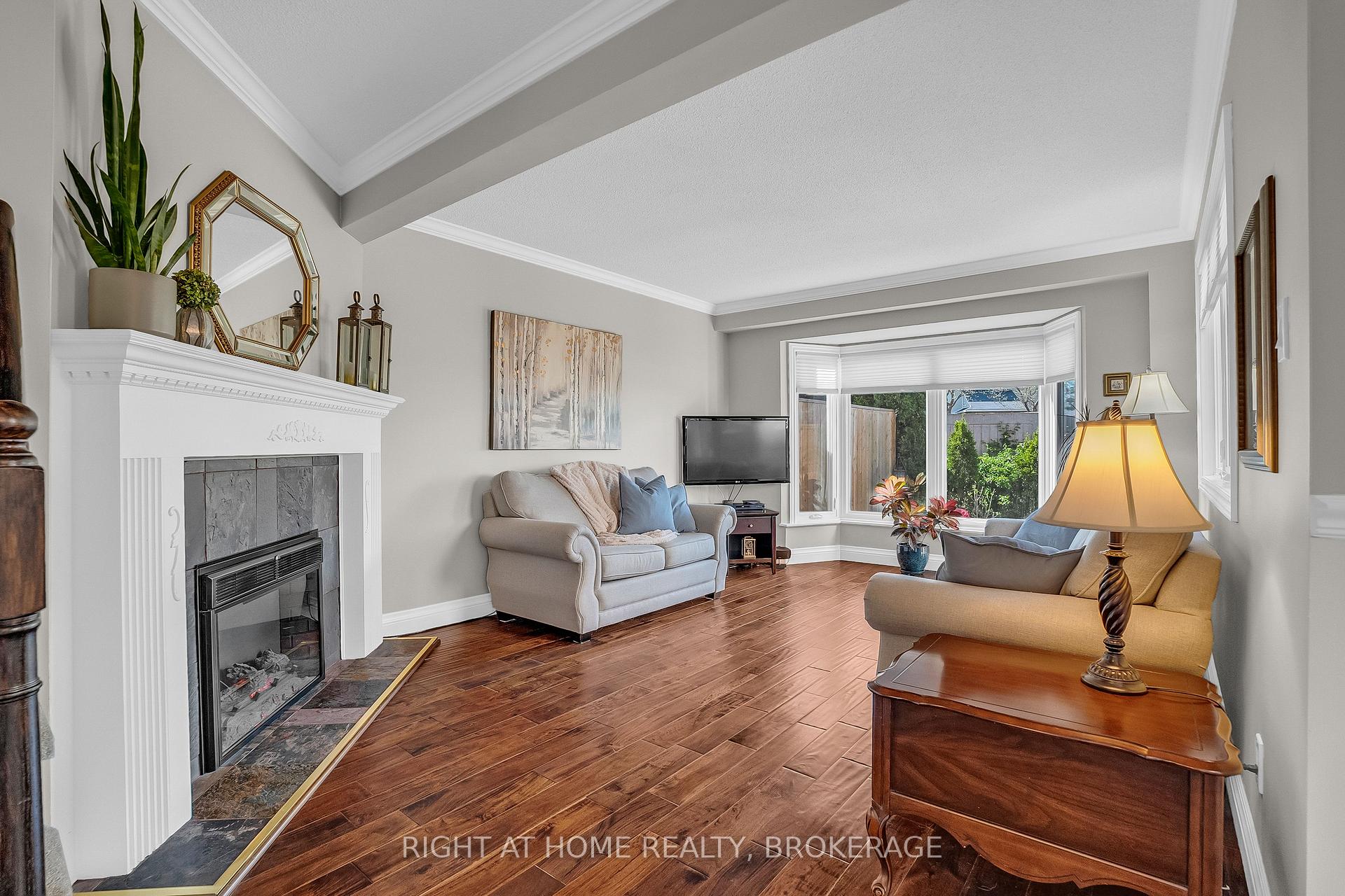3 Bedrooms Condo at 3420 South Millway, Mississauga For sale