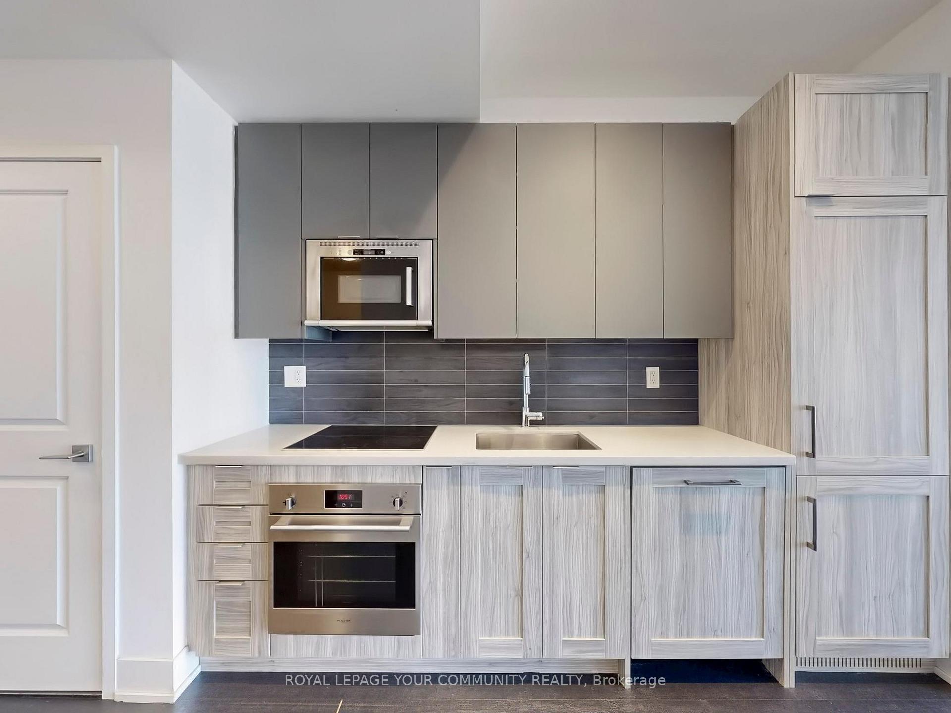 2 Bedrooms Condo at 2908 Highway 7, Vaughan For sale