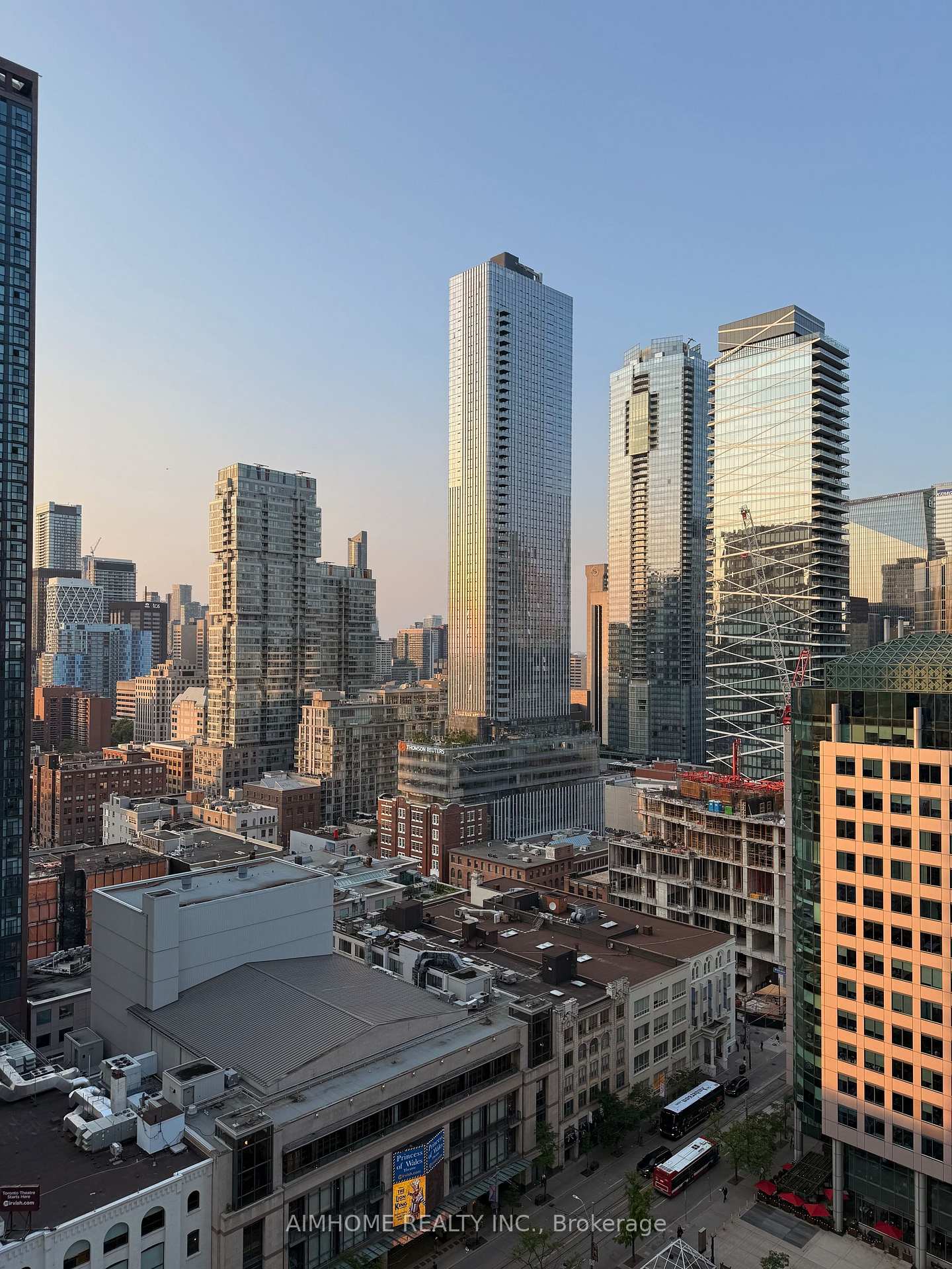 2 Bedrooms Condo at 8 Mercer, Toronto For sale