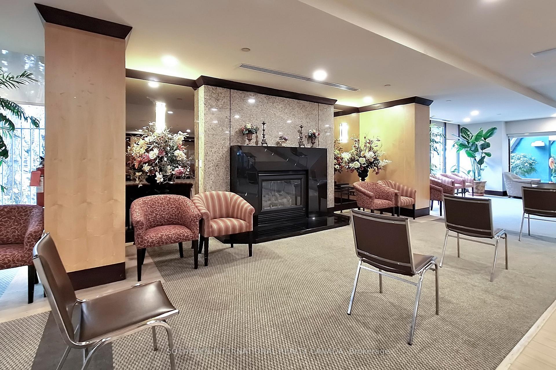 3 Bedrooms Condo at 89 Skymark, Toronto For sale