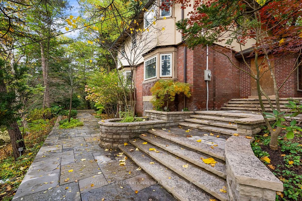 56 Roxborough