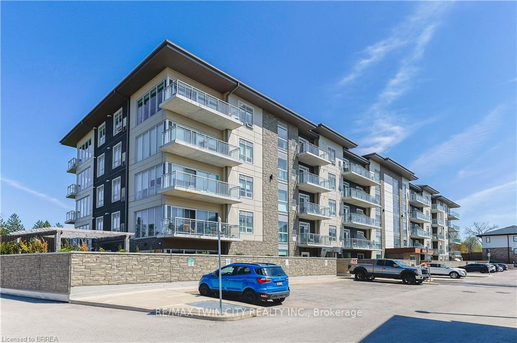2 Bedrooms Condo at 16 Markle, Hamilton For sale