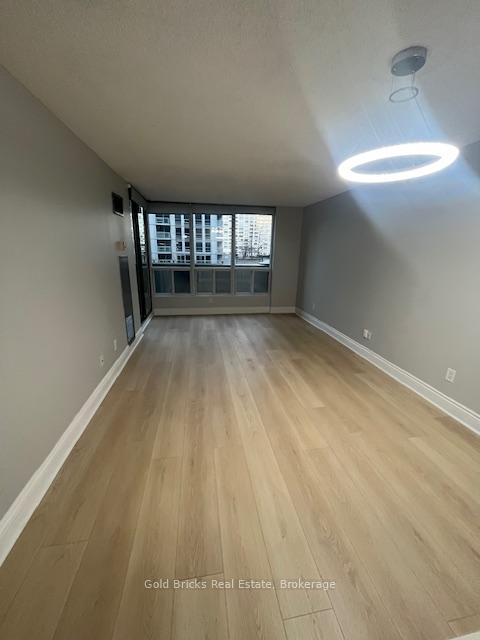 2 Bedrooms Condo at 750 Bay,  Toronto For sale