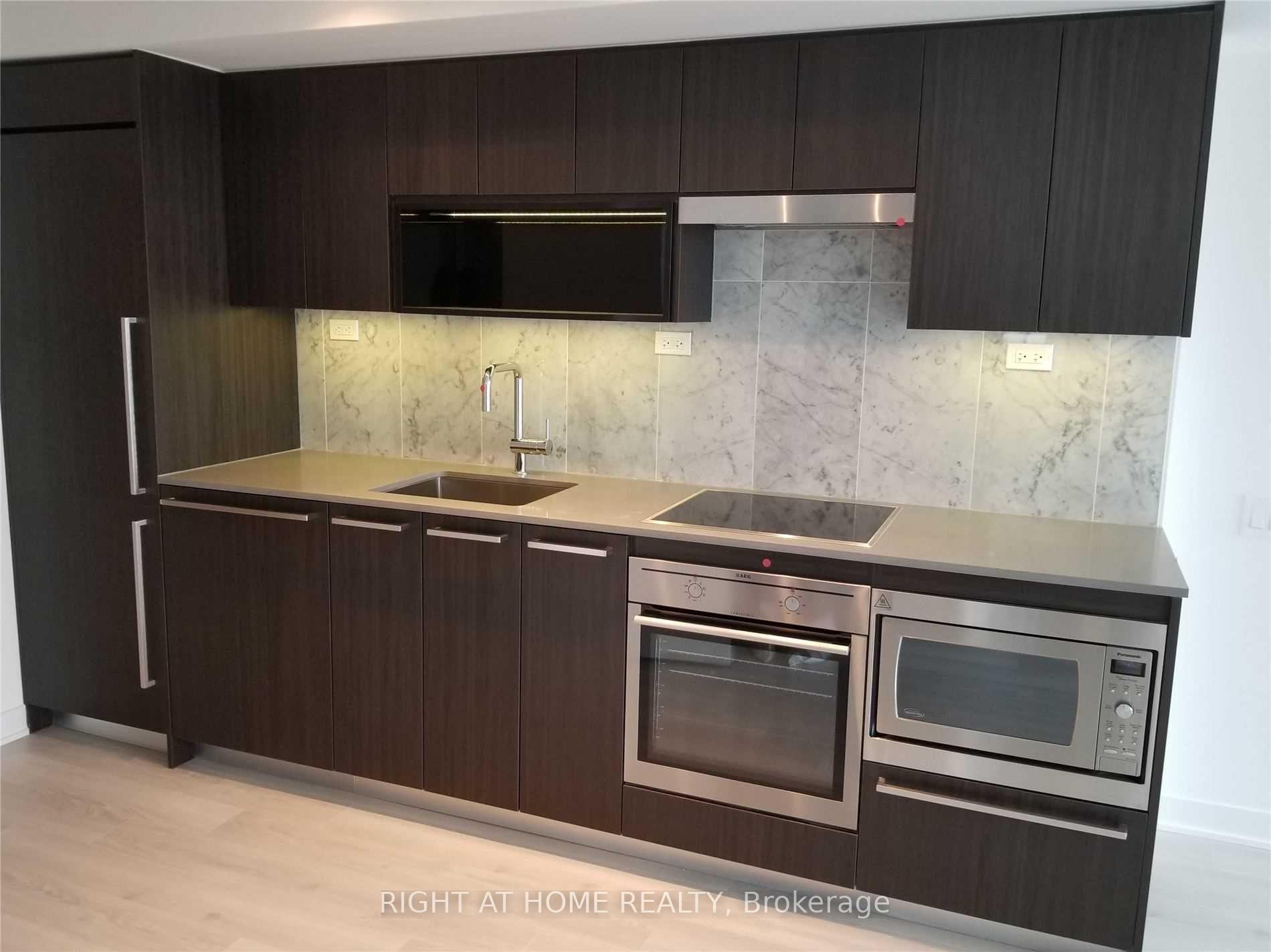 1 Bedroom Condo at 70 Queens Wharf, Toronto For sale