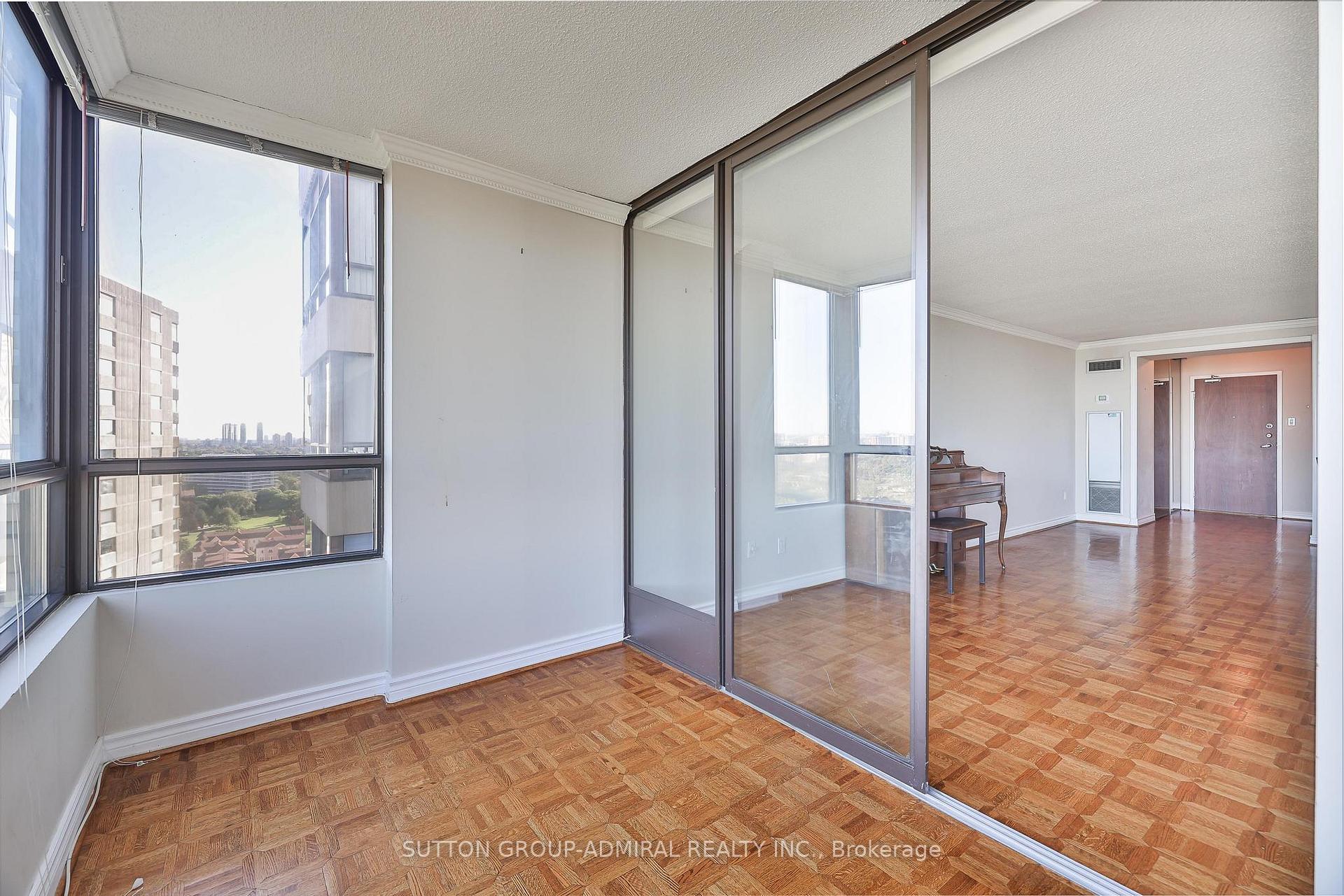 3 Bedrooms Condo at 131 Torresdale, Toronto For sale