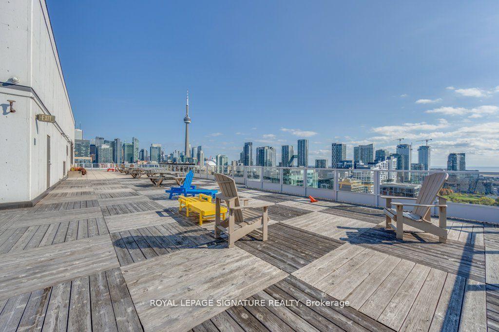 2 Bedrooms Condo at 700 King, Toronto For sale