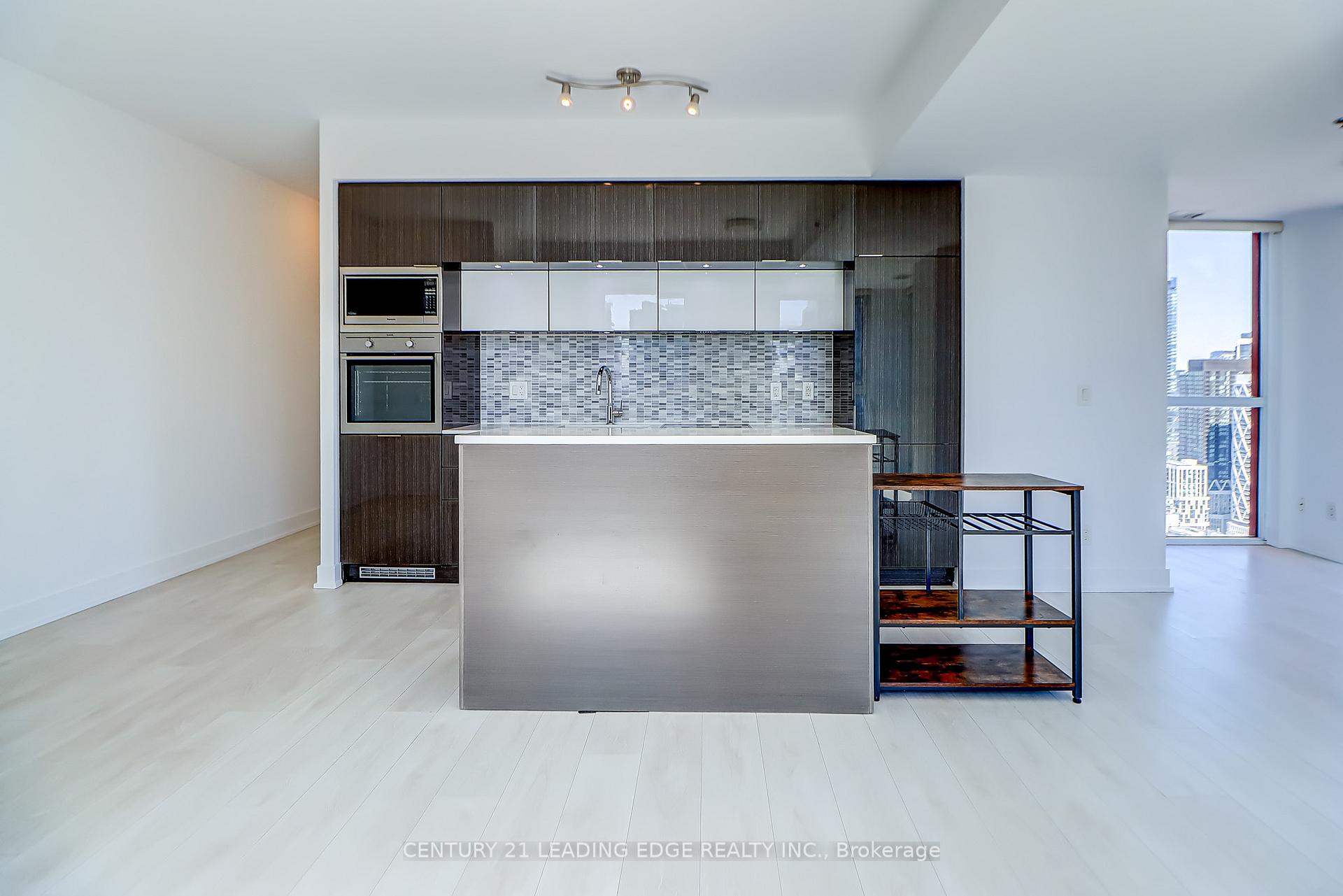 3 Bedrooms Condo at 318 Richmond,  Toronto For sale