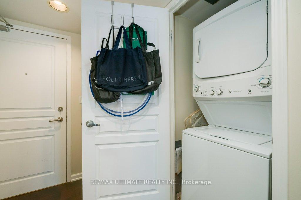 1 Bedroom Condo at 140 Simcoe, Toronto For sale