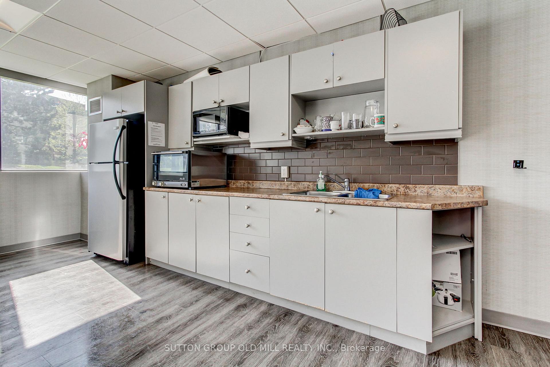 3 Bedrooms Condo at 133 Torresdale, Toronto For sale