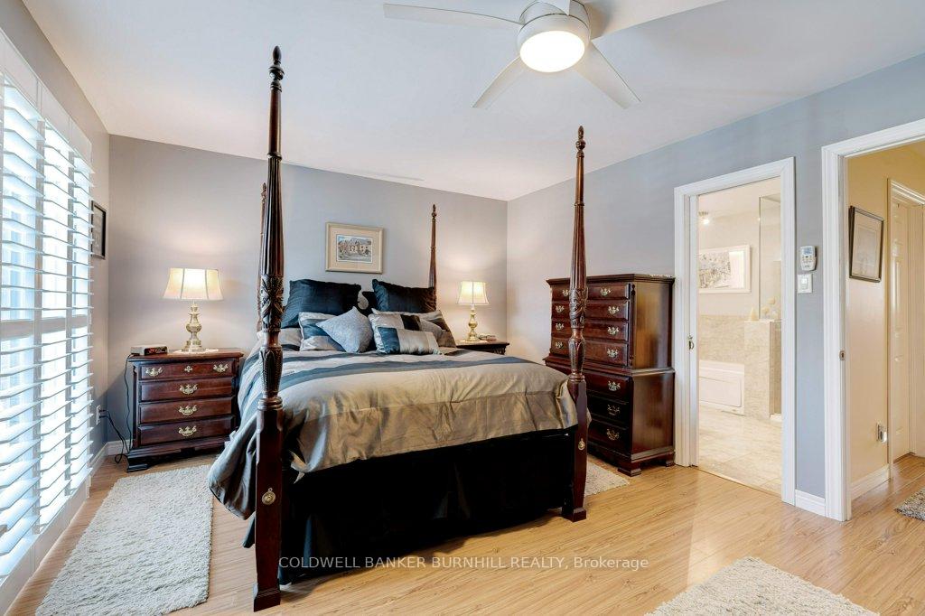 3 Bedrooms Condo at 2301 CAVENDISH,  Burlington For sale