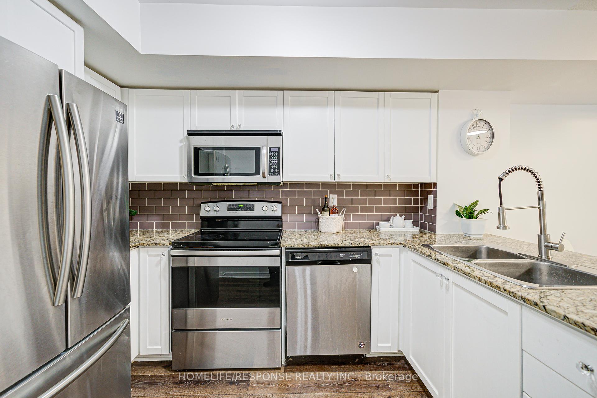 3 Bedrooms Condo at 35 Elsie, Toronto For sale