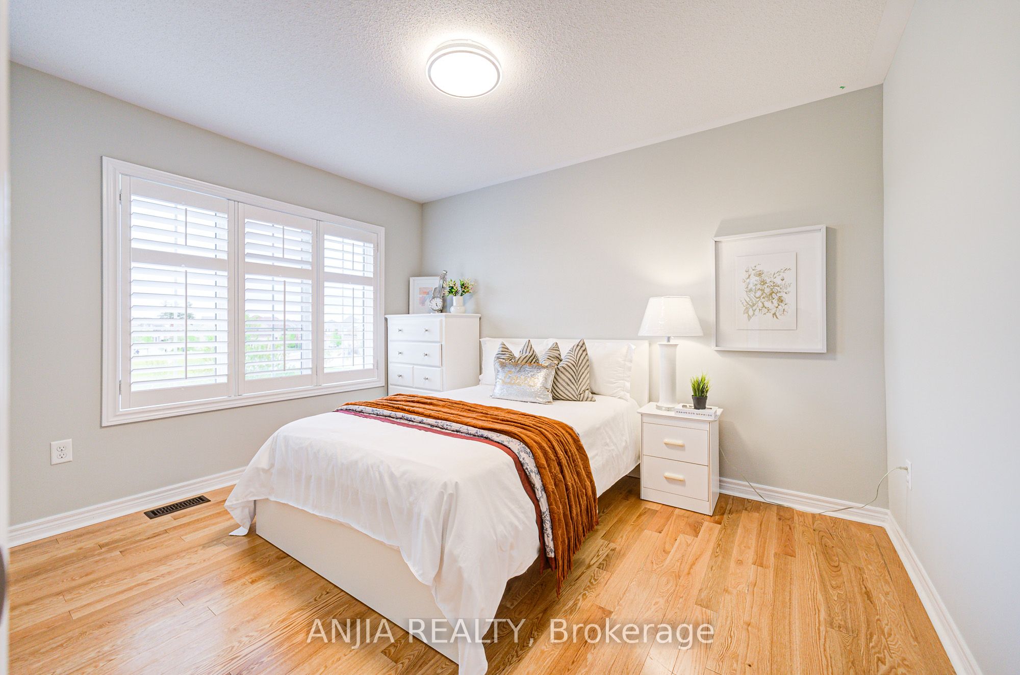 9 Desjardin Drive