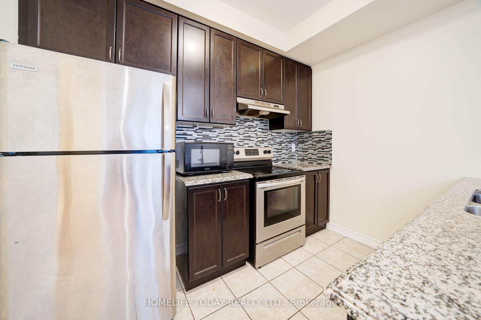 3 Bedrooms Condo at 45 Heron Park, Toronto For sale
