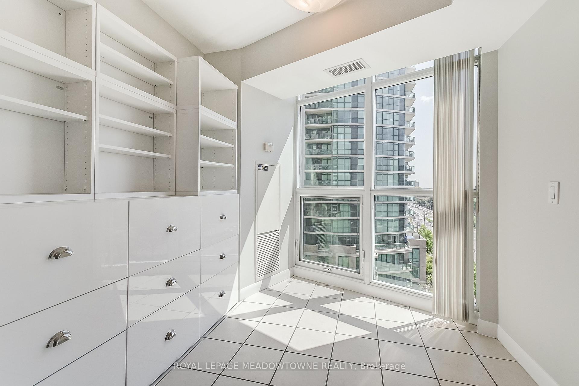 2 Bedrooms Condo at 225 Sherway Gardens, Toronto For sale