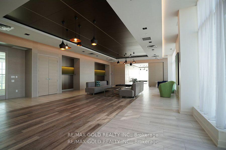2 Bedrooms Condo at 4633 Glen Erin, Mississauga For sale