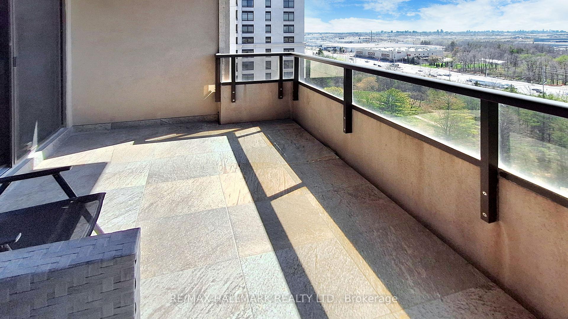 3 Bedrooms Condo at 9245 Jane, Vaughan For sale