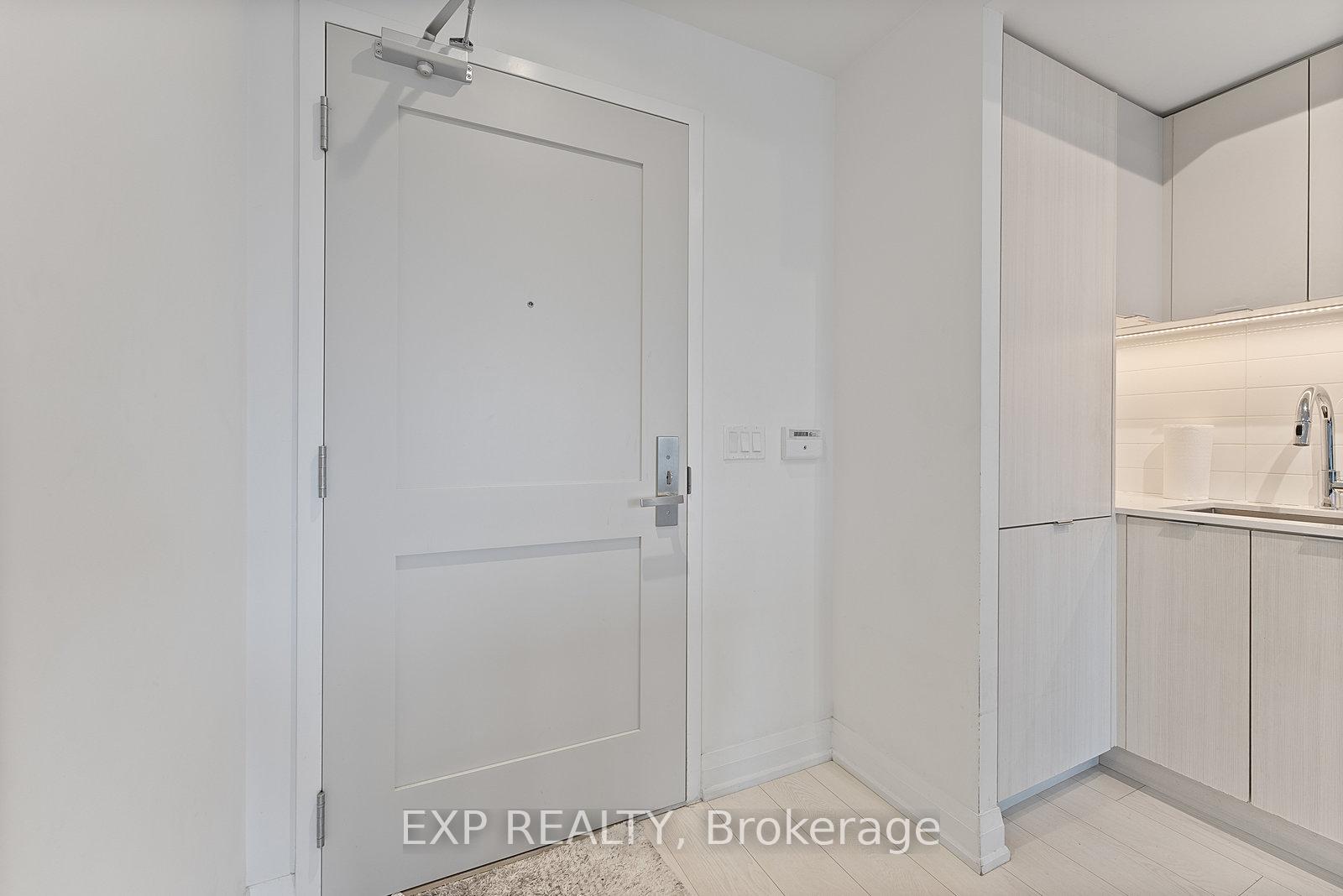 1 Bedroom Condo at 26 Gibbs, Toronto For sale