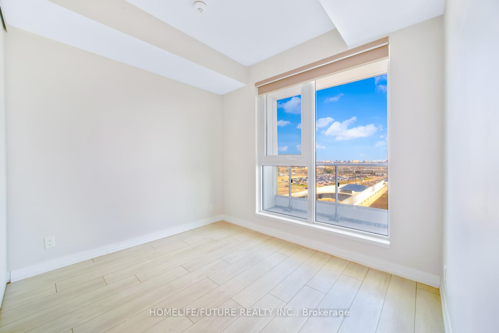2 Bedrooms Condo at 898 Portage,  Vaughan For sale