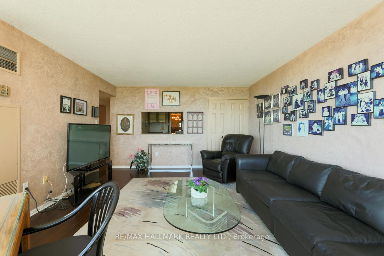3 Bedrooms Condo at 55 Skymark, Toronto For sale