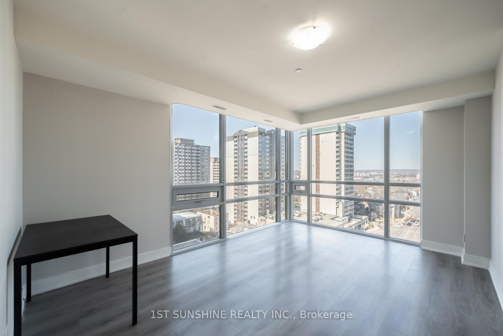2 Bedrooms Condo at 150 MAIN,  Hamilton For sale